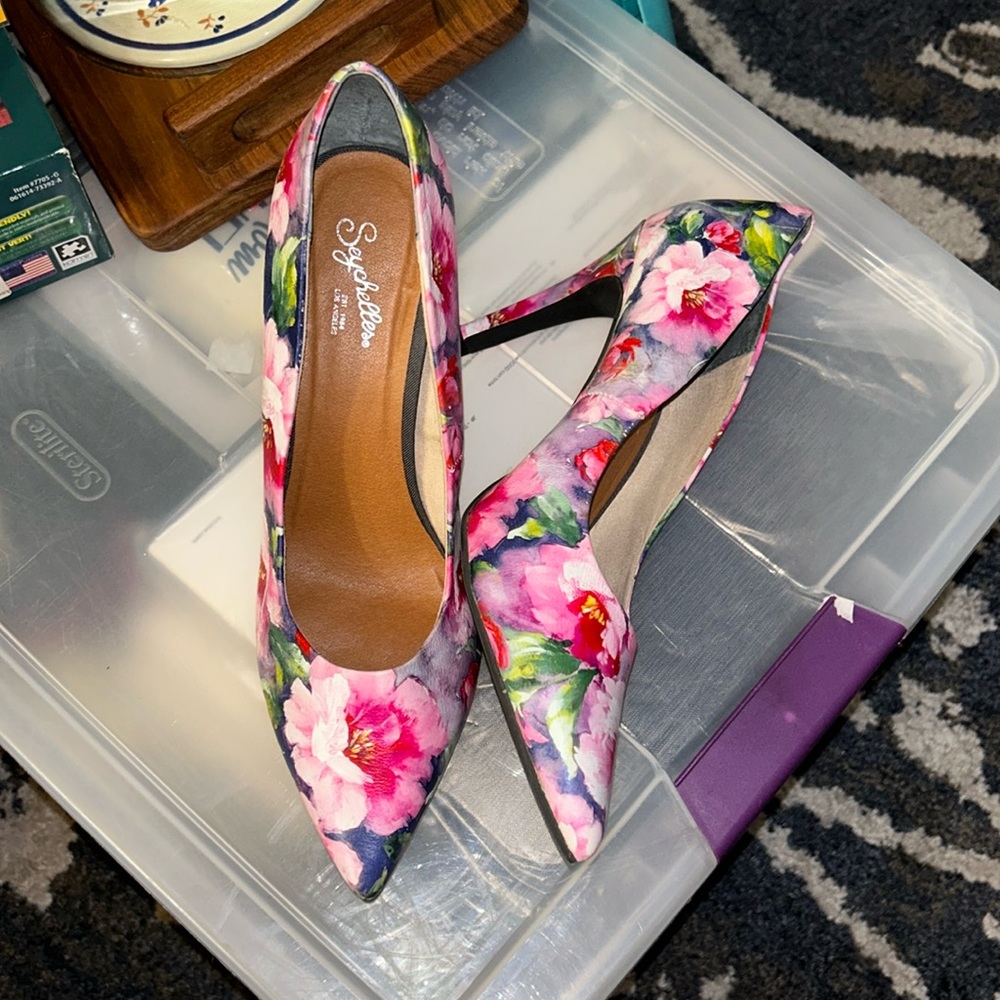 New Seychelles floral heels
